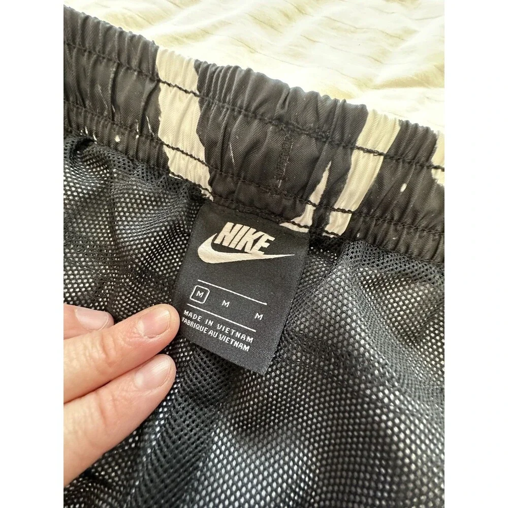 NIKE MENS SWIM LINED SHORTS SIZE M